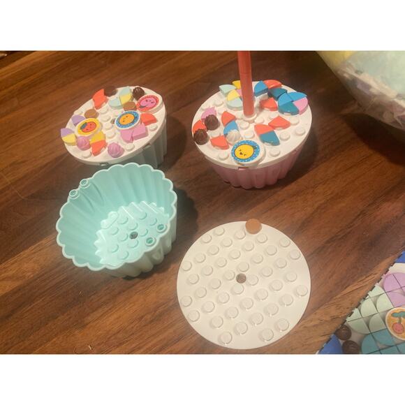Lego DOTS Cupcake Set Baking-Inspired Crafting Indoor Fun Pre-owned - Picture 5 of 7